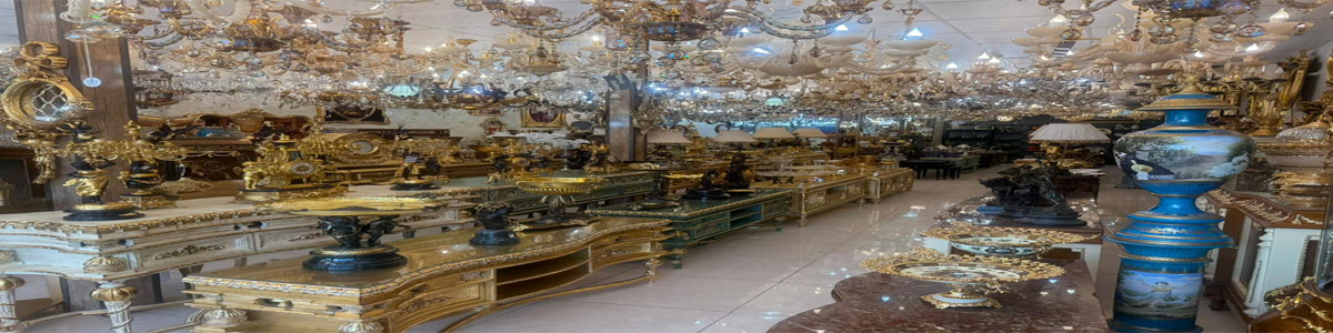 تصویر هنری هدر سایت کیمیا کالکشن با نمایش محصولات چوبی، رزینی و برنزی